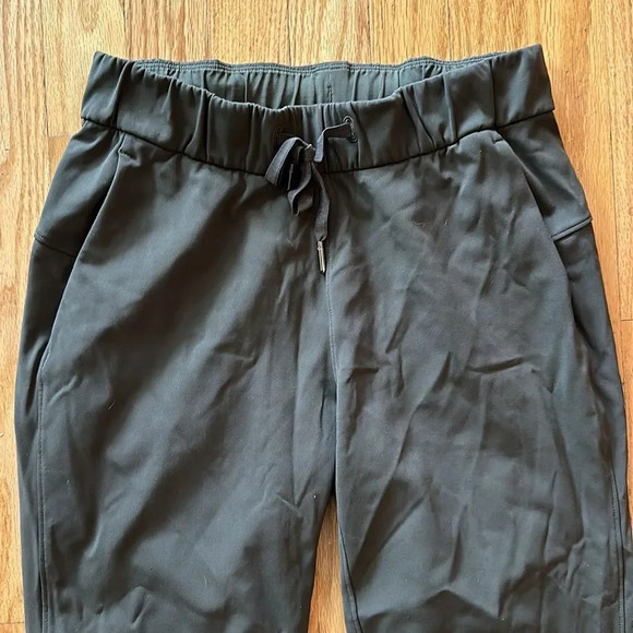 Lululemon sz 2 On The Fly Pant 28" Dark Olive Full-On Luxtreme great pre owned - Picture 2 of 7
